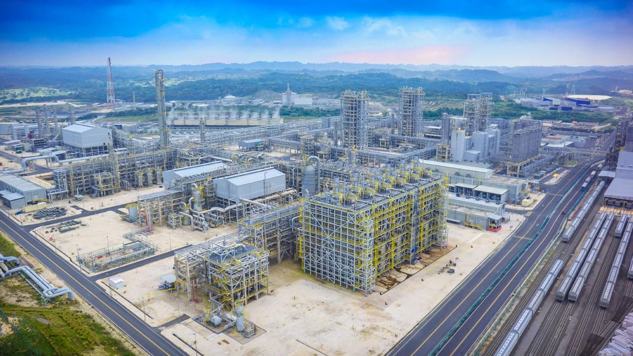 Etileno XXI Petrochemical Complex, Coatzacoalcos, Veracruz, Mexico — Aerial view of the completed process units and pipe racks